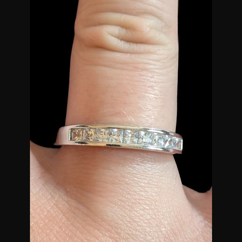 International Bullion & Metal Brokers 925 Sterling Rhodium Plated CZ Ring 8.75